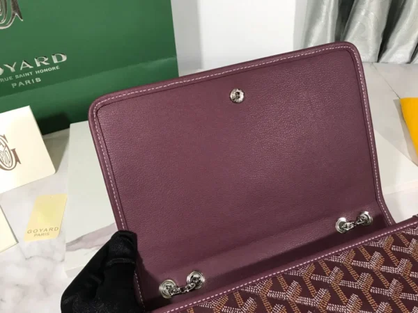 Alexandre Chain Bag Size: 24*15*6cm