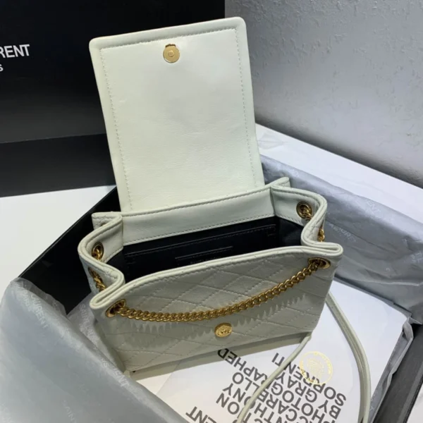 Model:672738 Size:18x13x6cm