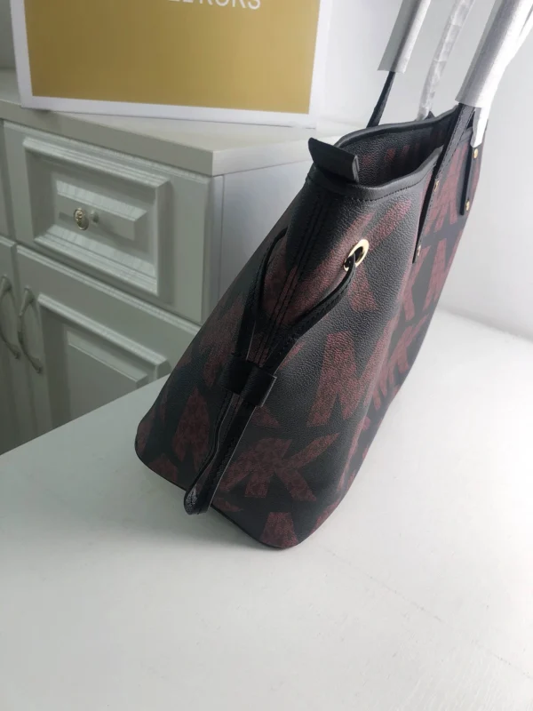 MK Model: 002 Size: 372917cm Size: 28*17cm