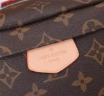 Louis Vuitton Model: 43644 Size: 37x14x13cm