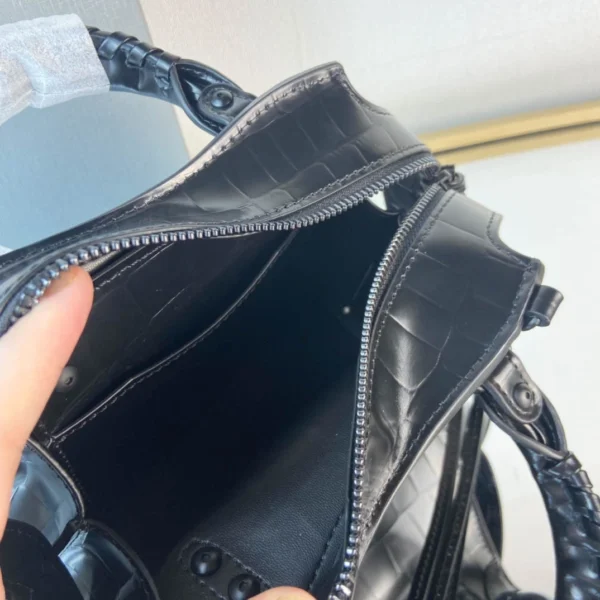 Balenciag* Neo Classic biker bag Size: 16.5*22*9*14.5cm