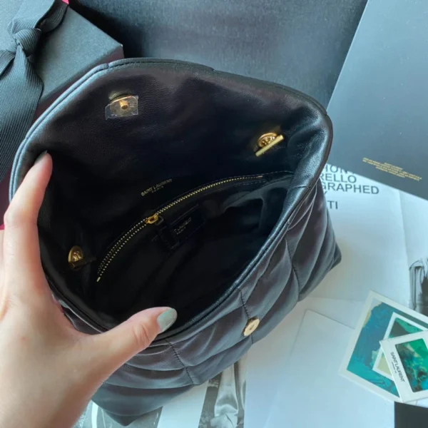 LOULOU PUFFER Lambskin bag Size：23x15.5x5.8cm Model：620333