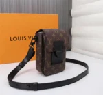 Louis Vuitton Model No. 69405 Size: 15x17x8 cm