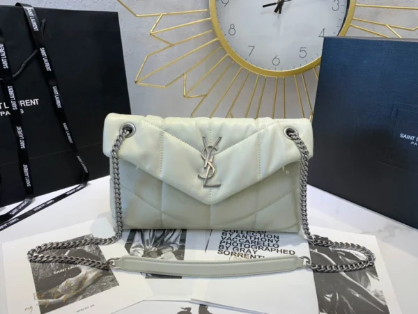 Lambskin bag Size: 29x17x11cm Model: 577476