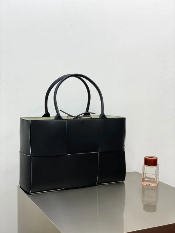 BV ARCO TOTE Handbag Size:38x25cm 609175