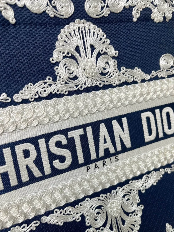 Book Tote Collection Size: 41.5cm 36cm 22cm