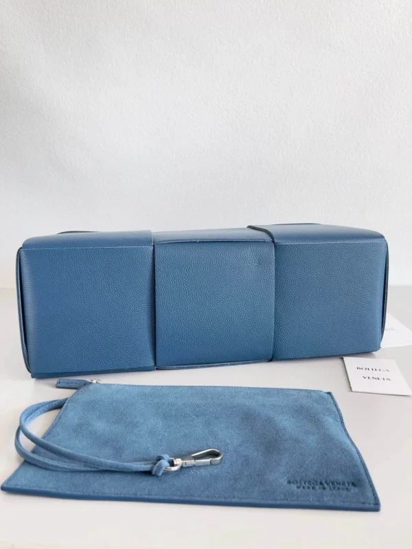 BV ARCO TOTE Handbag Size:38x25 609175