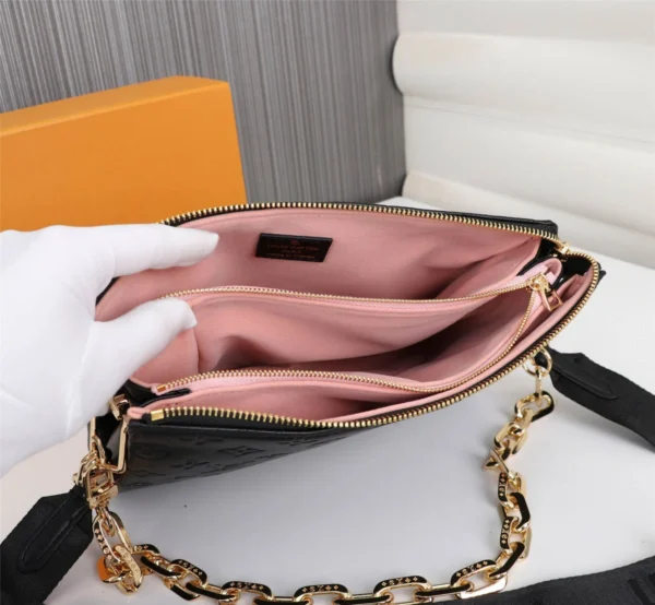 Louis Vuitton Model: 57790 Size: 26x20x12cm