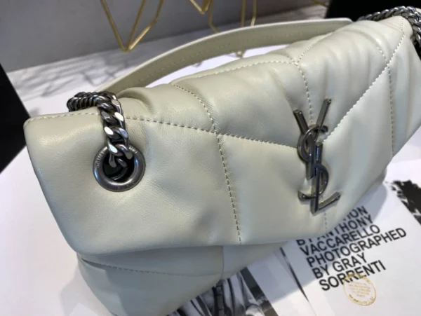 Lambskin bag Size: 29x17x11cm Model: 577476