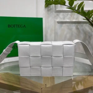 BV Bottega Veneta Cassette bag Size: 23x15cm