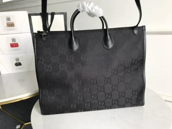 Model 630353 Size: 43x 34x 18.5cm