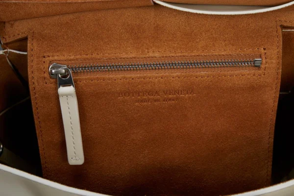 BV Bottega Veneta Arco29 Collection Bag Size: 29x22cm
