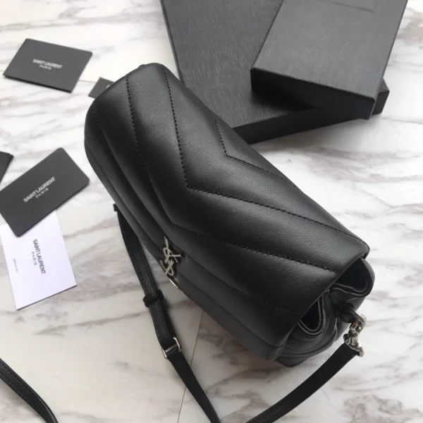 Crossbody bag Size：20x7x15cm Code：392255