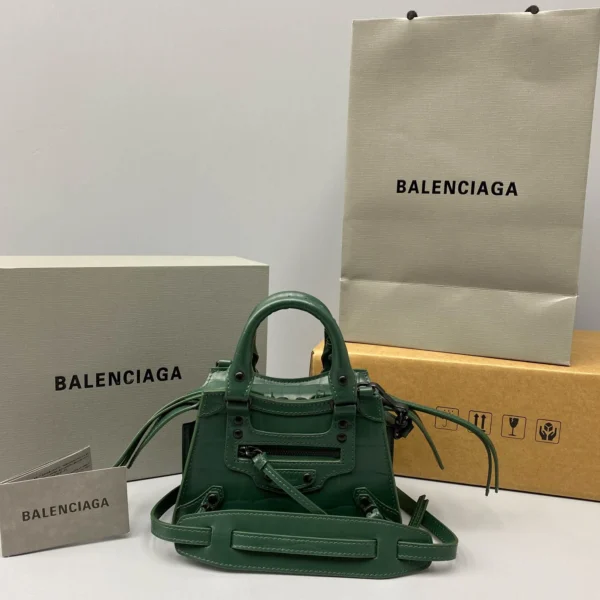 Balenciag* Neo Classic biker bag Model: 92535 Size: 40*54*21.5*34cm 25*33*13*20cm