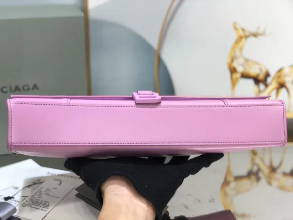 Balencia Model: DG-1007 Size: 6*15*35cm