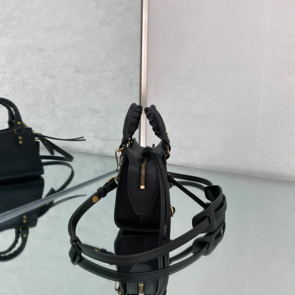 Balenciag* Neo Classic biker bag Model: 1993 Size: 13.5*18*7.5*12cm