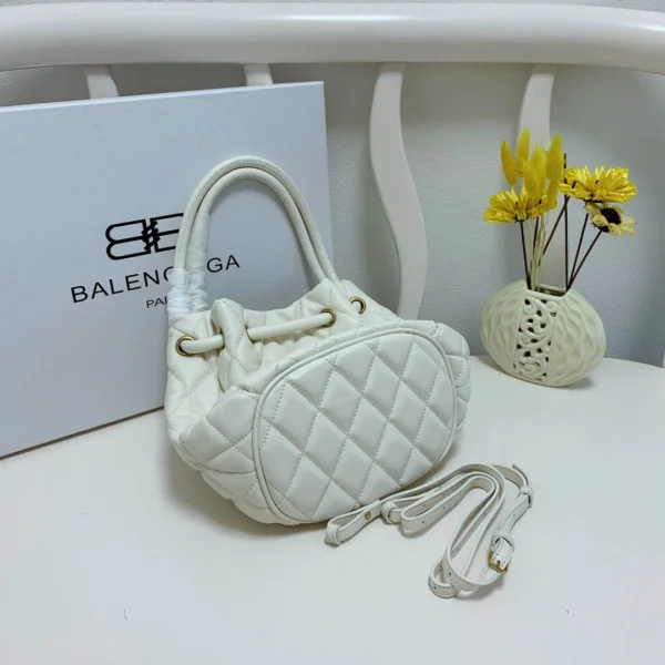 Balenciaga bucket bag Model: A98