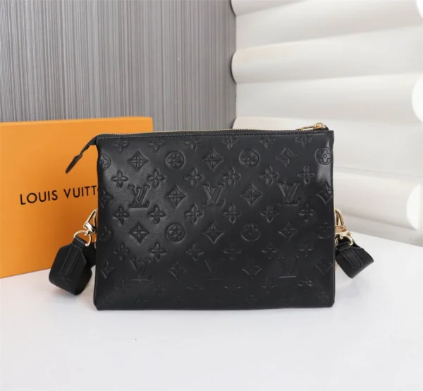 Louis Vuitton Model: 57790 Size: 26x20x12cm