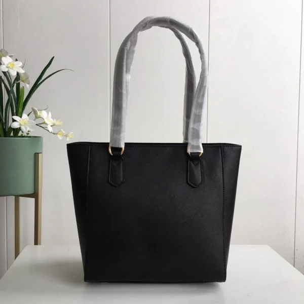 MK Clutch Model: 2031 Size: 25*12*24