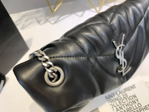 Lambskin bag Size:29x17x11cm Model:577476