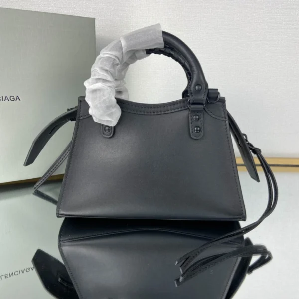 Balenciag* Neo Classic Motorcycle Bag Size: 16.5*22*9*14.5cm