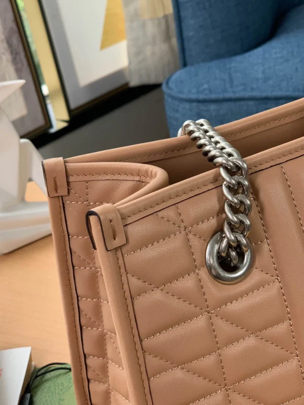 Marmont Collection Size:681483 Size:26.5X19X11cm