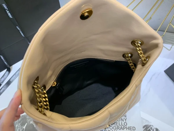 Lambskin bag Size:29x17x11cm Model:577476