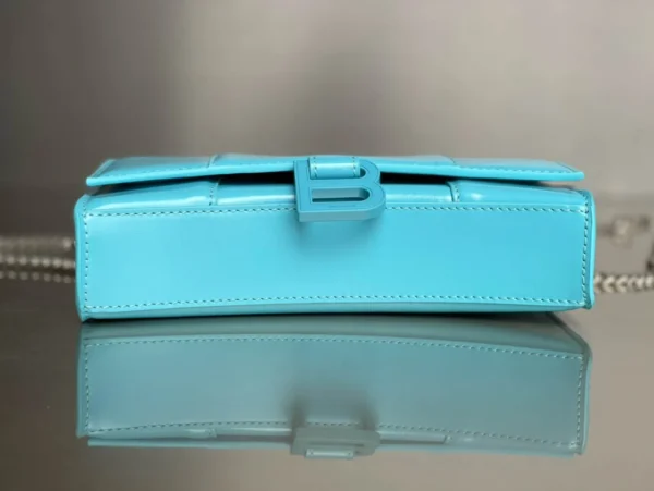 Balenciag Model: 199 Size: 19X12X5cm