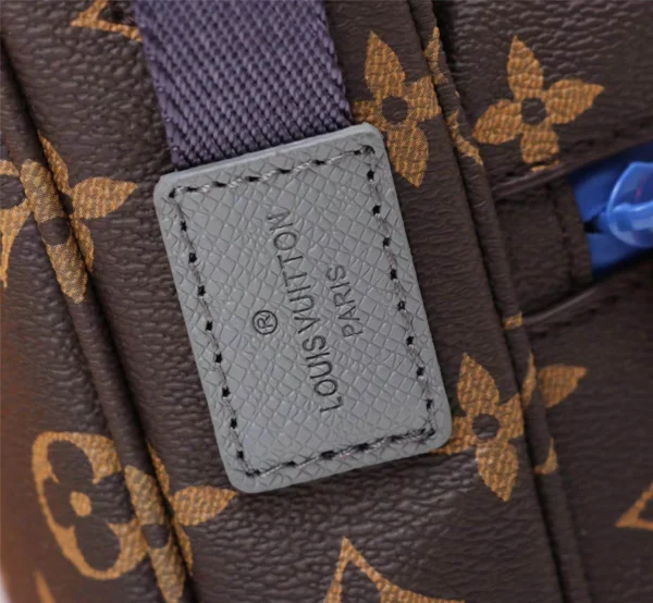 Louis Vuitton Model: 43843 Size: 25x18x5cm