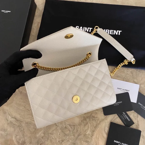 Envelope package Size：21x13x6cm Code：392745