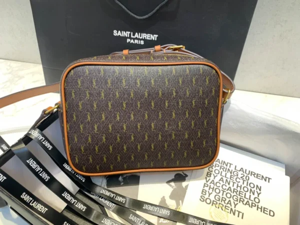 Camera bag Model：669957 Size：21.5x15x7cm