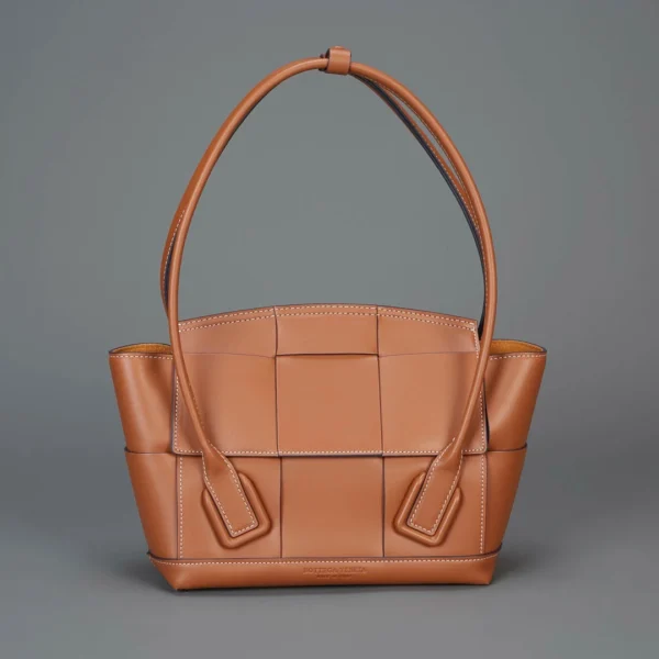 BV Bottega Veneta Arco33 Series Bag Size: 33x21cm