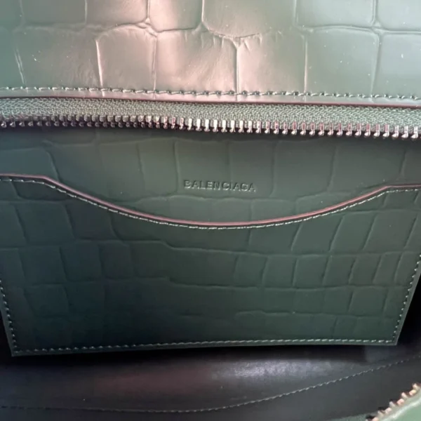 Balenciag Neo Classic Casual Size: 25*33*13*20cm