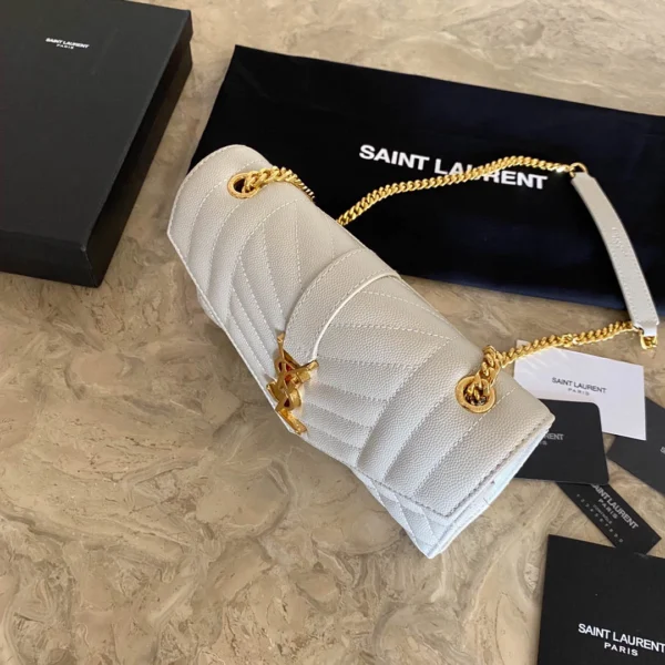 Envelope package Size：21x13x6cm Code：392745