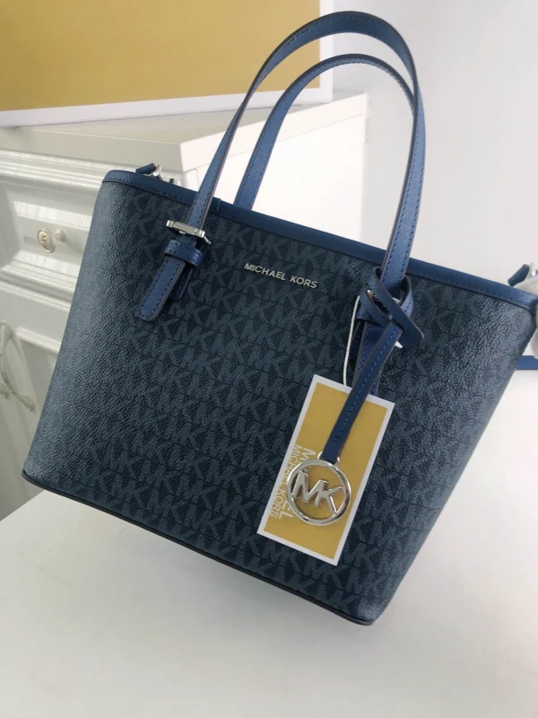 MK Model:006 Pocket:28 23Cmx19cmx11cm