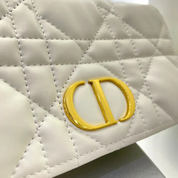 30 montaigne collection diamond rattan check