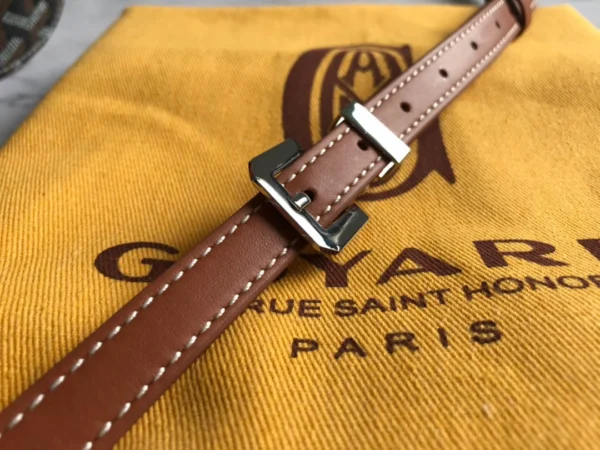 Belvdre Single Strip Messenger Bag Ref: GY020198 Size: 21*16cm