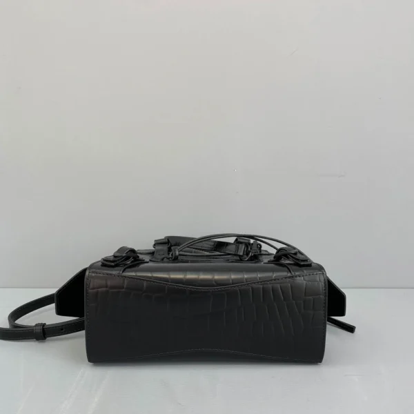 Balenciag Neo Classic Motorcycle Bag Size: 1992 Size: 16.5*22*9*14.5cm
