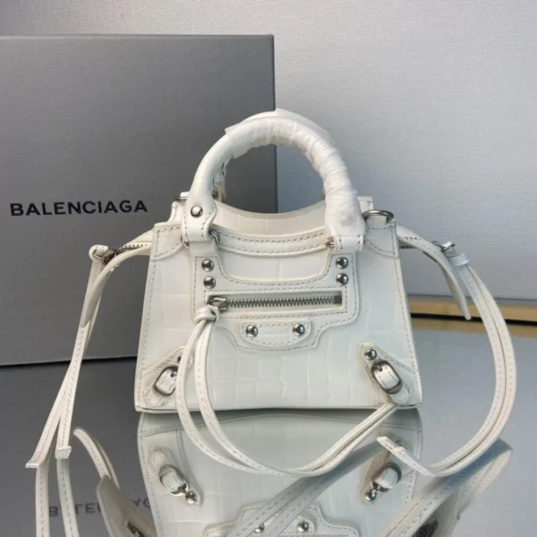 Balenciag* Neo Classic biker bag Size: 18