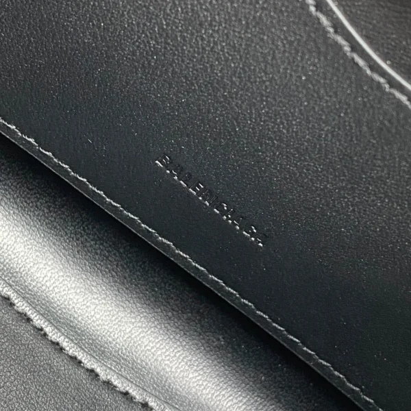 Balenciag* Neo Classic biker bag Model: 1993 Size: 13.5*18*7.5*12cm