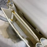 30 Montaigne Collection Ref. 9321 Size: 25x19x12 cm