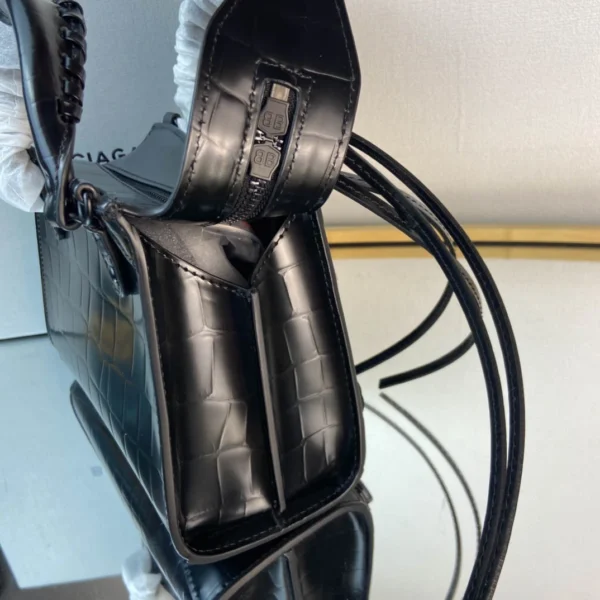 Balenciag* Neo Classic biker bag Size: 16.5*22*9*14.5cm