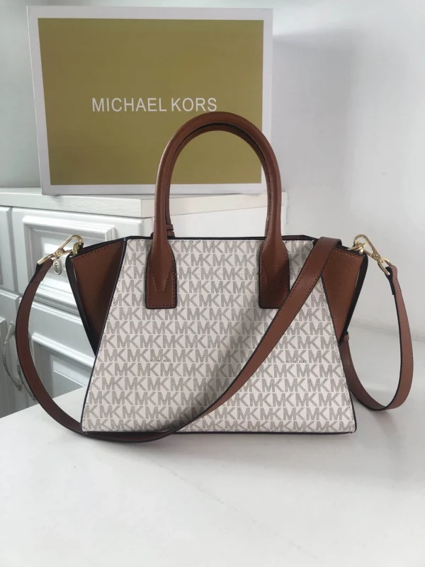 Mk Avril Model:2115 L:28 H:22 W:14